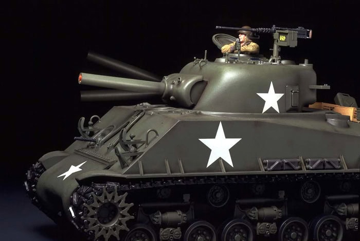 Tamiya 56014 1/16 RC M4 Sherman 105mm Howitzer - Full-Option Kit
