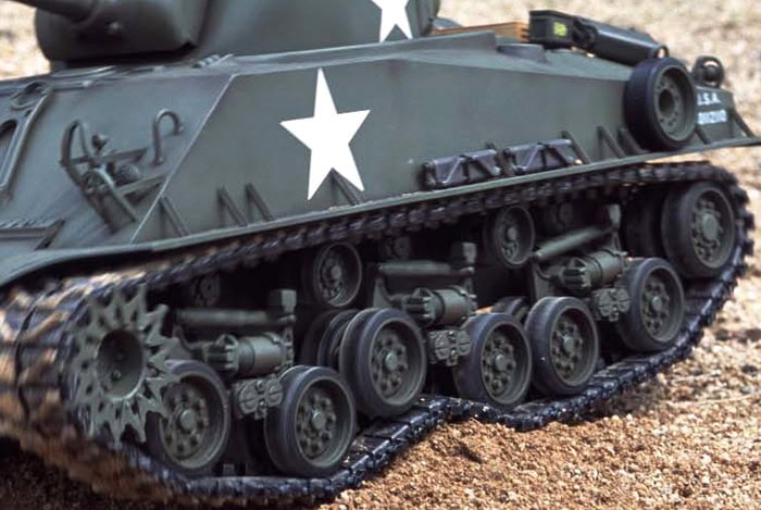 Tamiya 56014 1/16 RC M4 Sherman 105mm Howitzer - Full-Option Kit