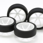 Tamiya 15511 1/32 Mini 4WD Large-Diameter Low-Profile Tires & 6-Spoke Wheels