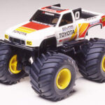 Tamiya 17009 1/32 Mini 4WD Toyota Hi-Lux Monster Racer Jr.