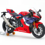 Tamiya 21170 1/12 Honda CBR1000RR-R FireBlade SP (Red) (Finished Model)