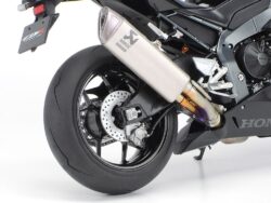 Tamiya 21171 1/12 Honda CBR1000RR-R FireBlade SP (Black) (Finished Model)：圖片 4