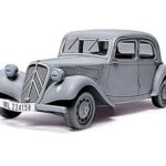 Tamiya 32517 1/48 Citroen Traction 11CV Staff Car