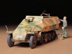 Tamiya 35147 1/35 German Sd.Kfz. 251/9 Ausf.D Kanonenwagen