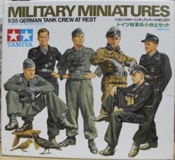 Tamiya 35201 1/35 German Tank Crew at Rest：圖片 2