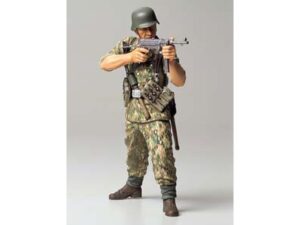 Tamiya 36303 1/16 WWII German Elite Infantryman