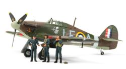 Tamiya 37011 1/48 Hawker Hurricane Mk.I w/3 Figures