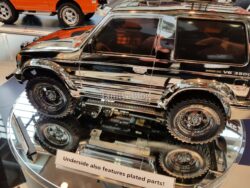 Tamiya 47375 1/10 R/C Mitsubishi Pajero Metaltop Wide Black Metallic：圖片 2