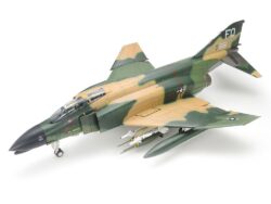Tamiya 60305 1/32 McDonnell F-4 C/D Phantom Ⅱ