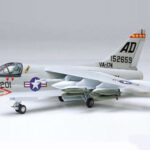 Tamiya 61607 1/100 L.T.V. A-7A Corsair II