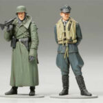 Tamiya 89641 1/35 WWII German Machine Gunner & Luftwaffe Ace Pilot