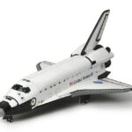 Tamiya 60402 1/100 Space Shuttle Atlantis