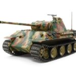 Tamiya 56605 - 1/25 German Tank Panther Ausf A Tank with Control Unit