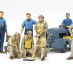 Tamiya  61107 1/48 WWII USN Pilots w/Tug
