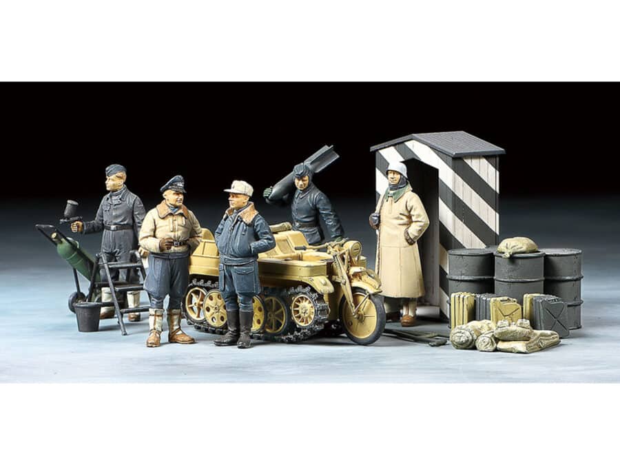Tamiya 32412 1/48 German Luftwaffe Crew (Winter) w/Kettenkraftrad：圖片 1