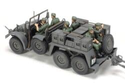 Tamiya 32580 1/48 German 6x4 Towing Truck Kfz.69 with 3.7cm Pak:圖片 3