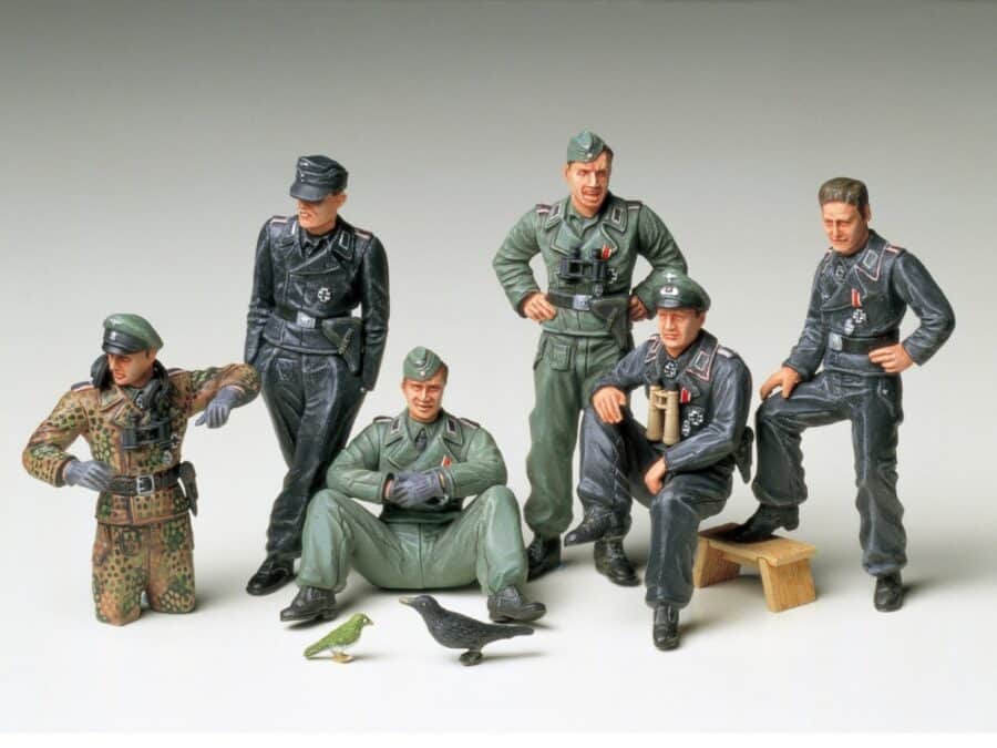 Tamiya 35201 1/35 German Tank Crew at Rest：圖片 1