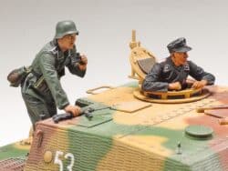 Tamiya 35353 1/35 German Assault Tank IV Brummbar Late Production：圖片 5