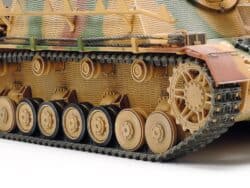 Tamiya 35353 1/35 German Assault Tank IV Brummbar Late Production：圖片 6