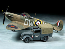 Tamiya 25211 1/48 Supermarine Spitfire Mk.I & Light Utility Car 10HP Set