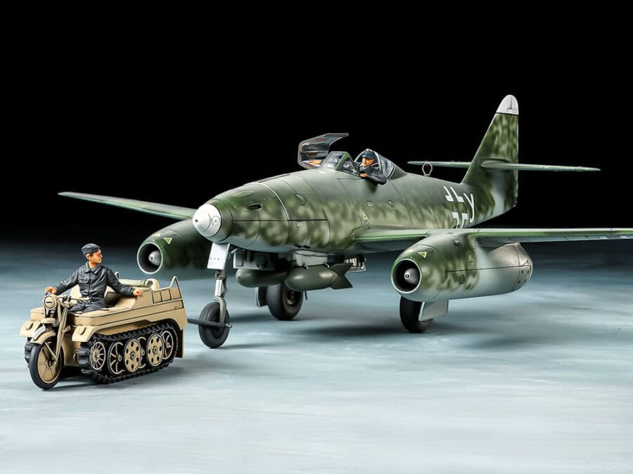 Tamiya 25215 1/48 Messerschmitt Me262 A-2a w/Sd.Kfz.2 Kettenkraftrad：圖片 1