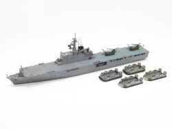 Tamiya 31003 1/700 JMSDF Defense Ship LST-4001 Ohsumi