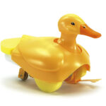 Tamiya 69946 Walking & Swimming Duck (Yellow)